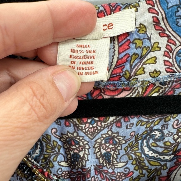 SUNDANCE PAISLEY SILK BEADED woman’s pullover blouse. SM - Picture 5 of 11